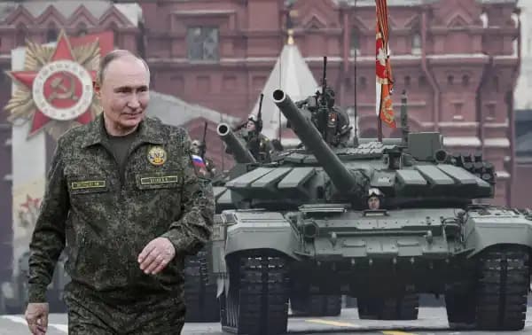 Russia nel caos: imprenditore si dà fuoco sulla Piazza Rossa