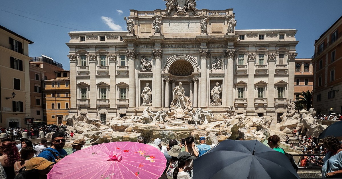 Julia, l'IA di Gualtieri, è una frana: sa solo consigliare ristoranti e ignora Ostia!