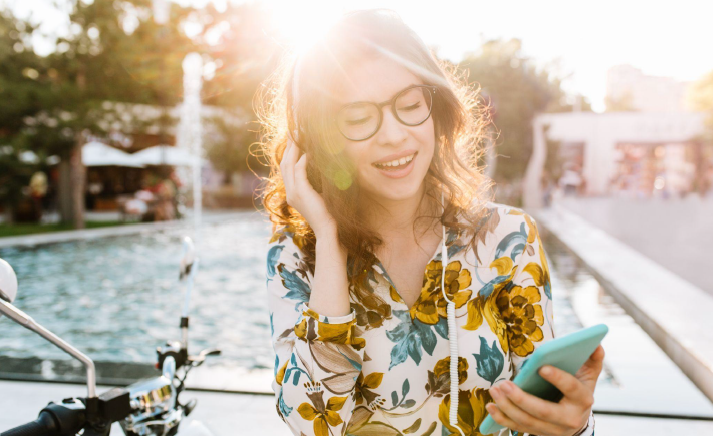 Addio roaming truffa: perché gli italiani scelgono l'eSIM